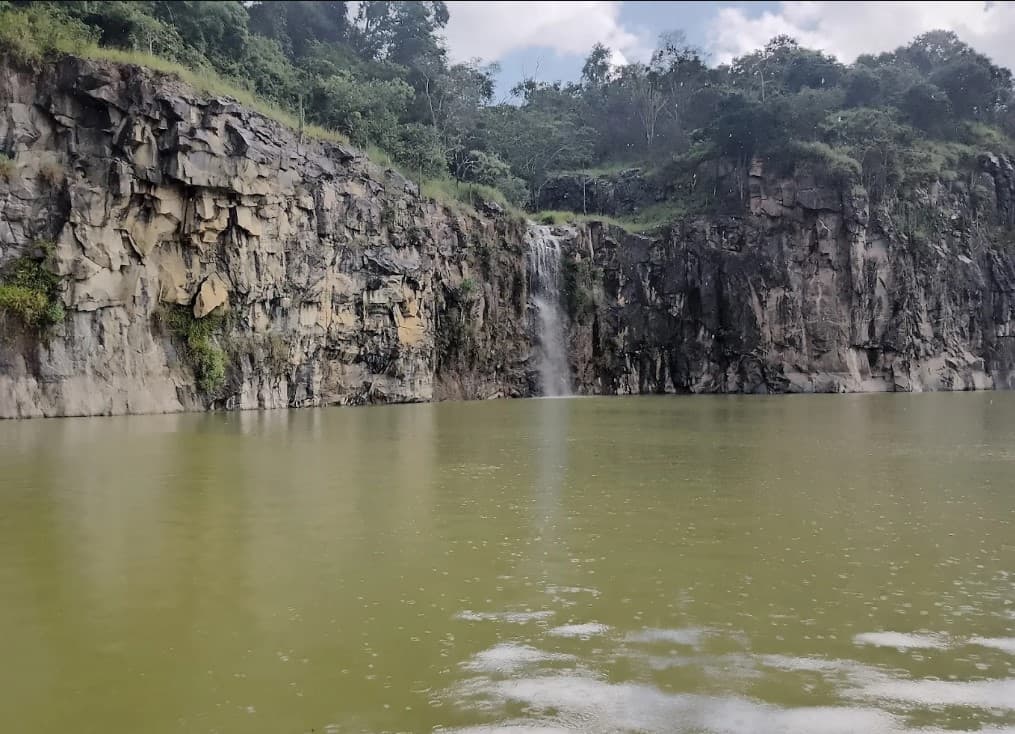 Cachoeira dos Gordos (Desemboque)