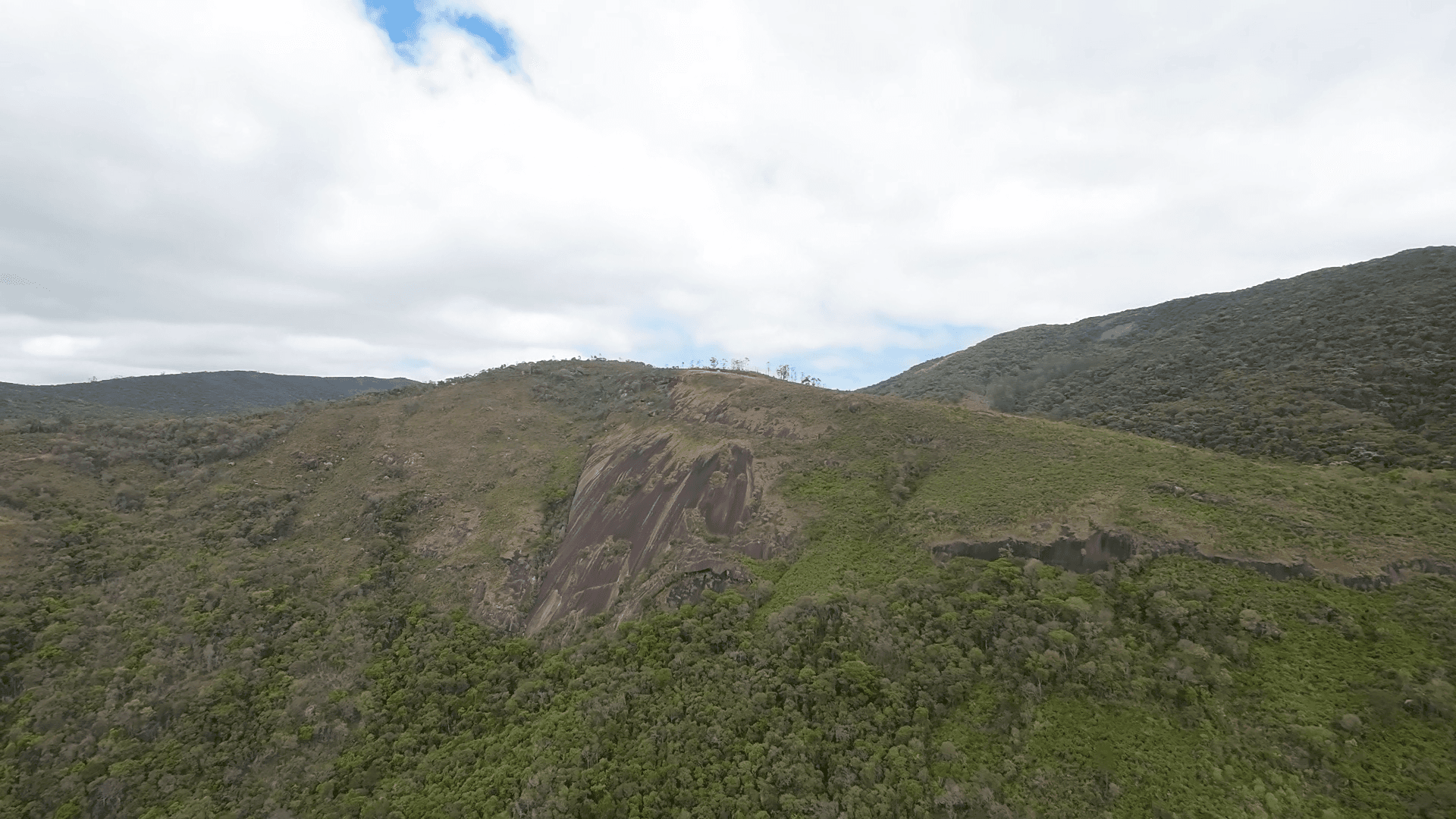 Pedra do Coração e Mirante dos Camargos