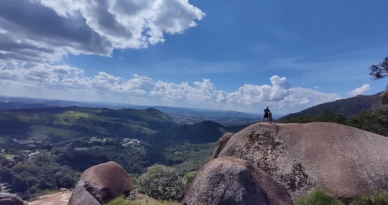 Pedrinha - Serra do Itapetinga Grota Funda