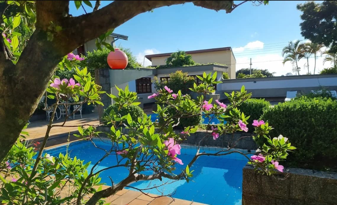 Bartholo Plaza Hotel